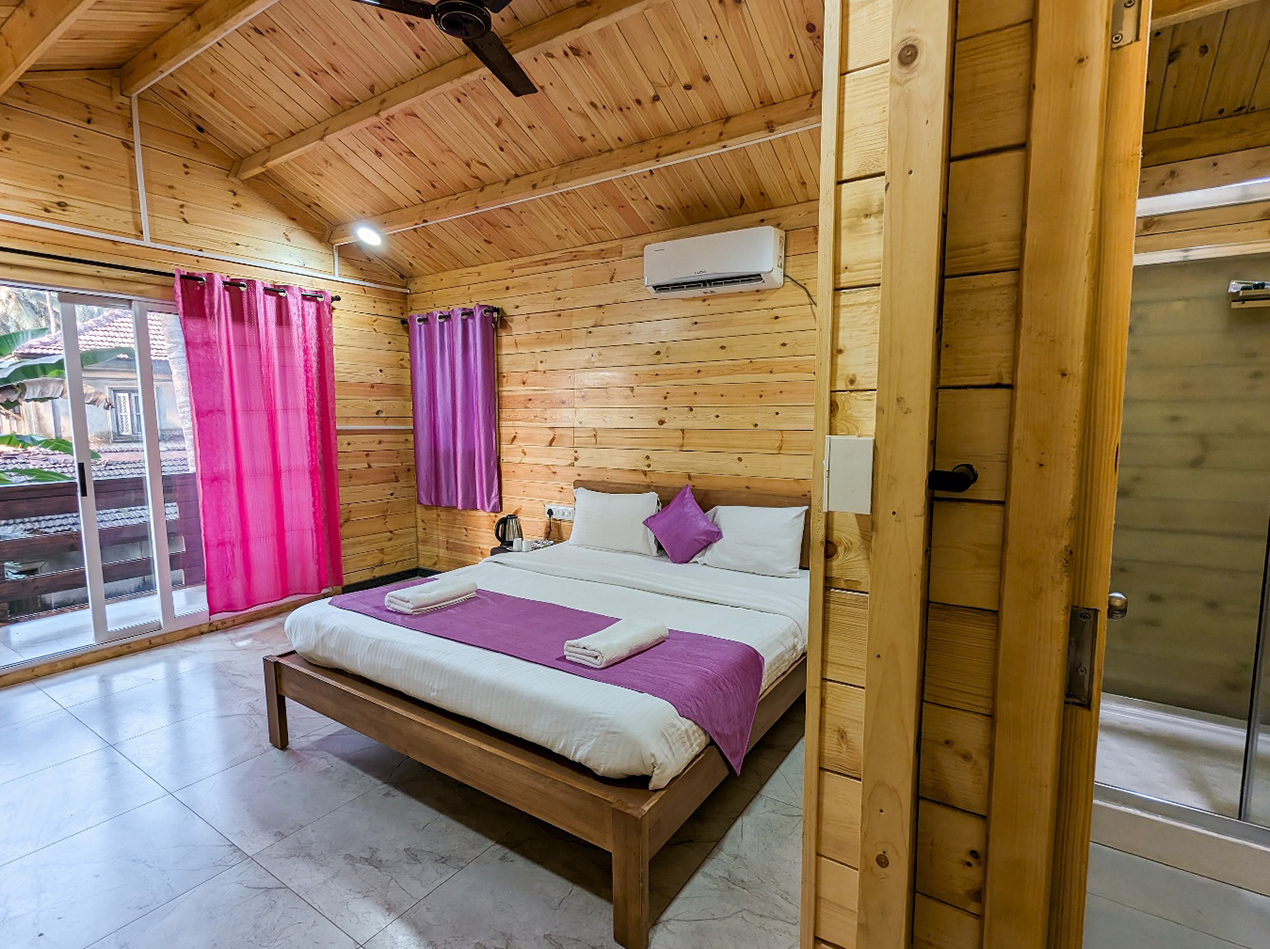 Cheap huts in north Goa